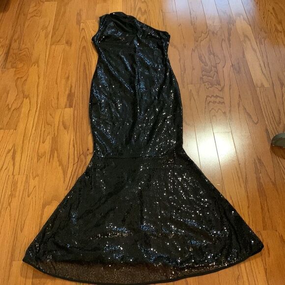 Maxi Medium one-shoulder formal sequened black dress NWOT - Picture 1 of 8